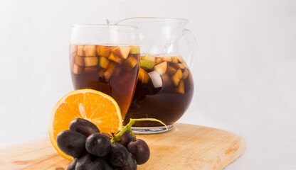 Tinto de verano, bebida con frutas