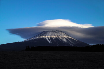 Mt.Fuji,   Lenticular cloud-Umbrella cloud,  富士山, 笠雲,   つるし雲,  朝霧高原