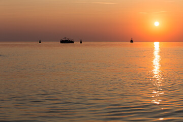 Zachód słóńca Morze bałtyckie