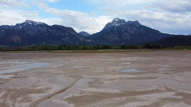 Forggensee bei Niedrigwasser, Schwangau, Ostallg&auml;u, Bayern, Deutschland