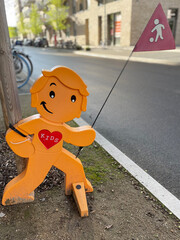 Kinder im Stra&szlig;enverkehr Symbolbild Stra&szlig;e Stadt Verkehr