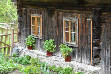 Freilichtmuseum mit alten Bauernhäusern und Gebäuden in Großgmain in Salzburg, Österreich,...