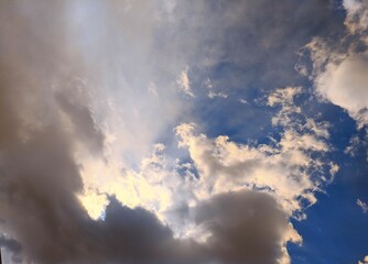 Fototapeta premium CIEL, NUAGE, RAYON DE SOLEIL