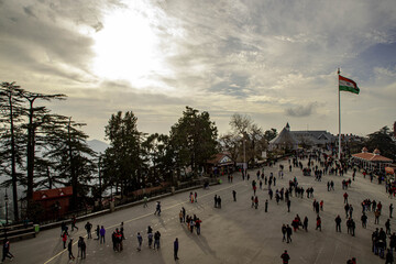 Obraz premium beautiful view of shimla city and mall road.