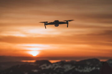 Fototapeta na wymiar Drone in der Luft