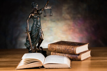 God of law, Statue of lady justice