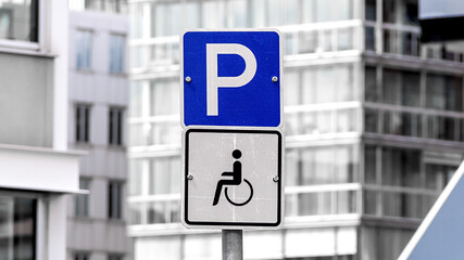 Behindertenparkplatz Parkplatzschild, Parken für Schwerbehinderte