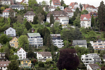 hanglage wohnraum häuser in stuttgart © Sigtrix