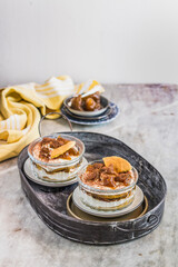 Tiramisù with robiola cheese and caramelized figs (ph. Tiziana Molti)