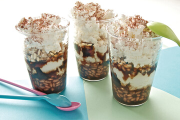 Tiramisù with puffed rice and chocolate (ph. Archivio Collection)
