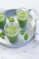 Green smoothie with spinach and spirulina (ph. Marianna Franchi)