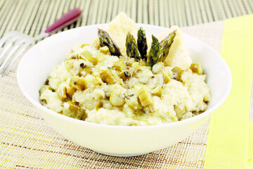 Risotto with asparagus and cheese (ph. Archivio Collection)