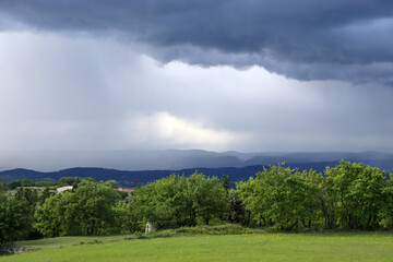 Fototapeta na wymiar Regenwetter in der Provence