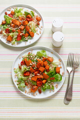Sweet potato salad with roasted tomatoes spelled lettuce and rosemary pecan nuts (ph. Marianna Franchi)