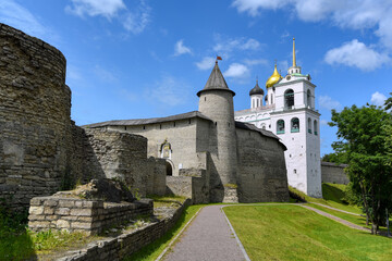 Fototapeta na wymiar Trinity cathedral and the walls of Pskov Kremlin, Russia