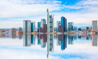 Obraz premium Beautiful view of Frankfurt am Main skyline at dusk - Cityscape with cruise ship sailing in the river, Frankfurt am main, Germany