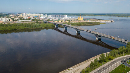 Fototapeta na wymiar Nizhny Novgorod. Kanavinsky bridge over the Oka river in the city center