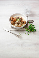 Swedish kottbullar with mustard sauce (ph. Marianna Franchi)