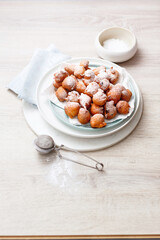 Sweet pancakes with raisins and cinnamon (ph. Marianna Franchi)