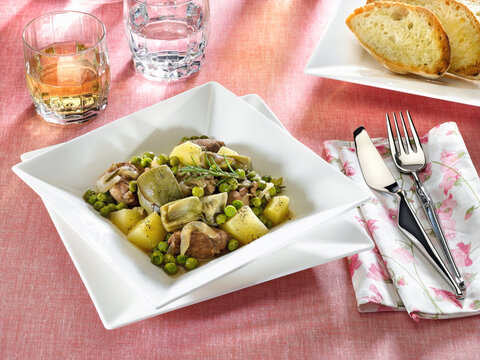 Goat meat with artichokes peas and potatoes (ph. Marianna Franchi)
