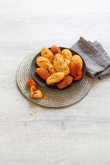 Madeleine with polenta and dry tomatoes (ph. Marianna Franchi)