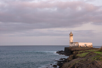 Fototapeta na wymiar Faro de Maria Pia en la costa de Praia capital de la isla de Santiago en el archipiélago de Cabo Verde