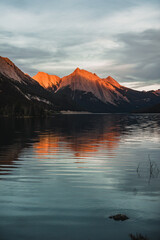 Fototapeta na wymiar Golden hour at the Medicine Lake in Jasper National Park, Alberta, Canda