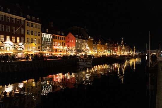 night view of the old town nyhaven