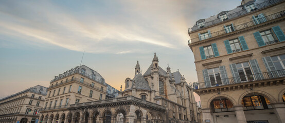 Fototapeta na wymiar Rivoli street in the city center of Paris.