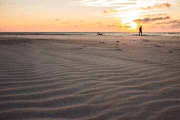 Morze bałtyckie plaża zachód słóńca