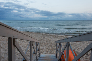 Plaża poranek Morze pomost barierki poręcz