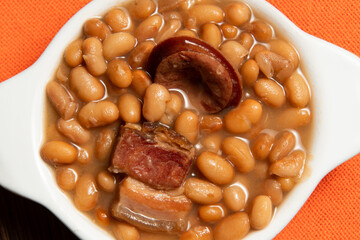 ceramic pot with cooked carioca beans