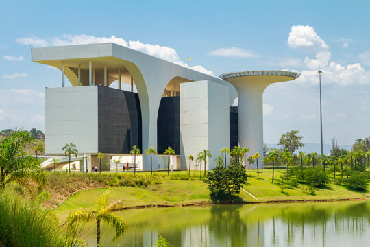 Belo Horizonte, Minas Gerais, Brasil - 06 de novembro de 2015 - Cidade Administrativa de Minas Gerais,  obra do arquiteto Oscar Niemeyer