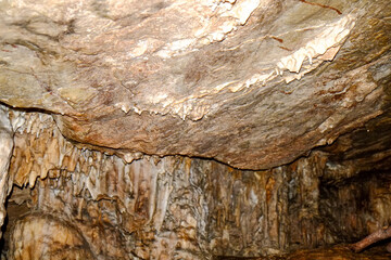 南米ボリビアの秘境、トロトロ渓谷の美しい地形と恐竜の足跡やUmajalanta鍾乳洞 © mizoyoko