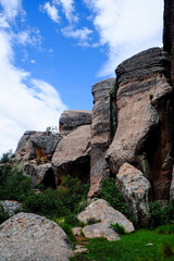 南米ボリビアの秘境、トロトロ渓谷の美しい地形と恐竜の足跡やUmajalanta鍾乳洞