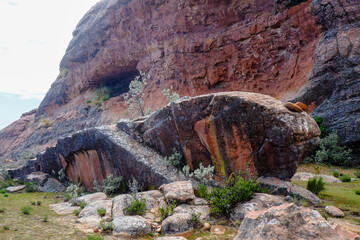 南米ボリビアの秘境、トロトロ渓谷の美しい地形と恐竜の足跡やUmajalanta鍾乳洞