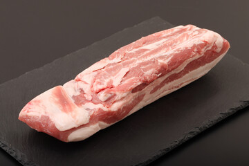 黒豚　バラブロック肉 © UMI