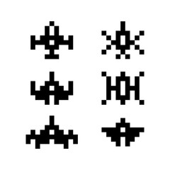 Obraz premium Vintage spaceships pixel art design. 8 bit pixel art. 80th style. Vector video game illustrations set for your design. Black spaceships icons isolated on white background.