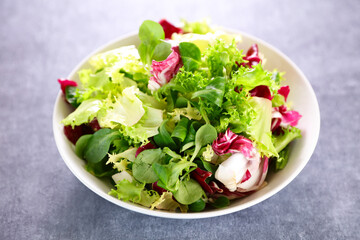 bowl of fresh lettuce- healthy eating