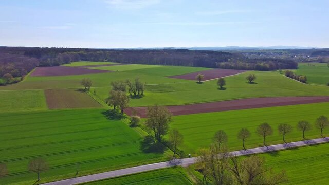 Luftaufnahme Wiesen Felder W&auml;lder Allee