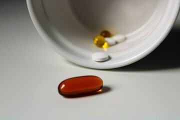 lek, pigułka, zdrowie, kapsułka, medyczne, pigułka, witamin, apteka, kapsułka, farmaceutycznego, suplement, lecznictwo, zdrowa, zółty, tabletka, omega, lekarstwa, biała