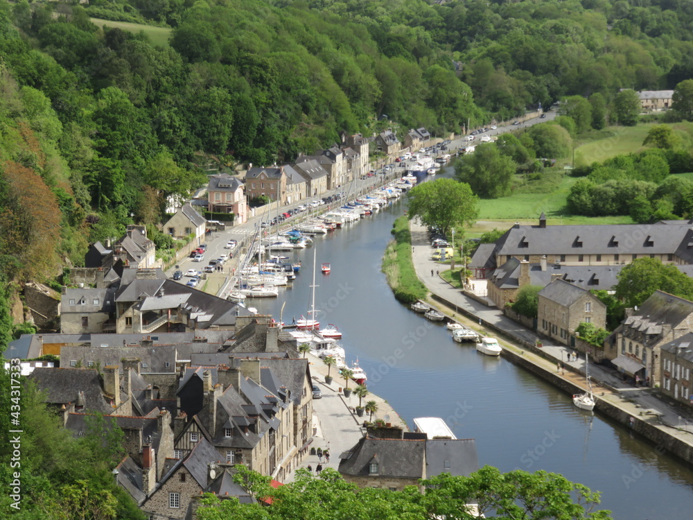 Canvas Prints port de dinan, dinan, vallée de la rance, cité médiévale, côte d'armor, bretagne, france, cité d'art