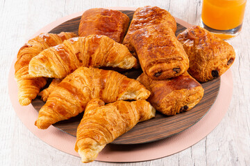 croissant & pain chocolat