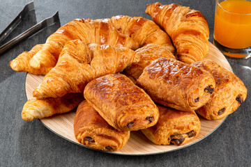 croissant & pain chocolat
