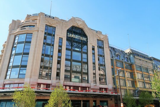 Grand magasin "La Samaritaine" à Paris, façade historique art déco et art nouveau du centre commercial et de l'hôtel palace "Cheval Blanc" – mai 2020 (France)