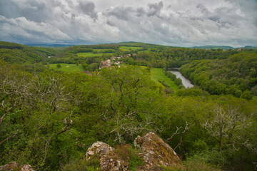 Landschaft im Morvan nahe der Abbaye de Cure im Burgund