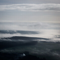 vue aérienne d'un paysage dans la brume en Seine Maritime en France