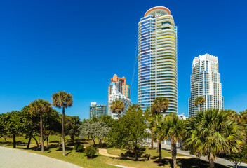 Fototapeta na wymiar Beautiful Miami Beach cityscape along South Pointe Park