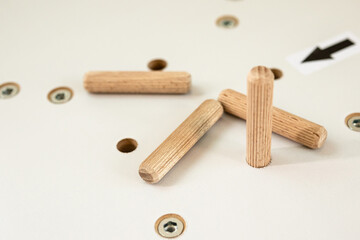 Assembly furniture tool wooden dowel