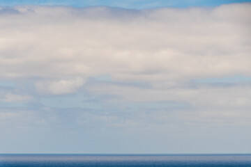 Costa con nubes en la isla de Tenerife